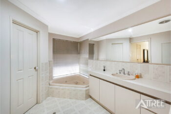 Listing image for 33 Romulea Mews, Canning Vale  WA  6155