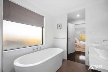 Listing image for 32 Flowerfield Loop, Southern River  WA  6110