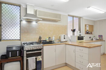 Listing image for 6 Ambassador Court, Thornlie  WA  6108