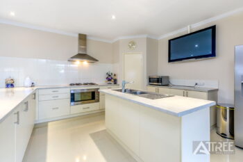 Listing image for 10 Whitehorse Drive, Harrisdale  WA  6112