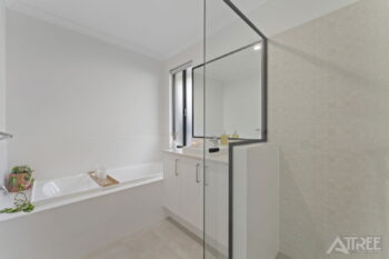 Listing image for 10 Dimer Way, Hammond Park  WA  6164