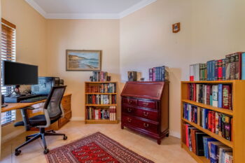 Listing image for 10 McInnes Way, Canning Vale  WA  6155