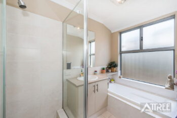 Listing image for 34 Whitehorse Drive, Harrisdale  WA  6112