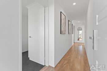 Listing image for 10 Dimer Way, Hammond Park  WA  6164