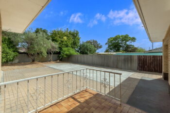 Listing image for 21 Currawong Way, Thornlie  WA  6108