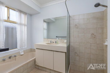 Listing image for 17 Endeavour Court, Thornlie  WA  6108