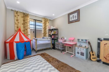 Listing image for 7 Blarney Place, Canning Vale  WA  6155