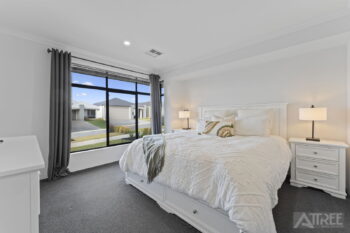 Listing image for 10 Dimer Way, Hammond Park  WA  6164