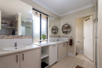 Listing image for 10 Counihan Bend, Harrisdale  WA  6112