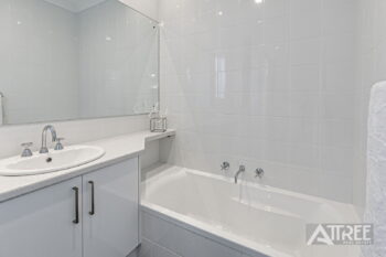 Listing image for 6 Oakbella Parade, Harrisdale  WA  6112