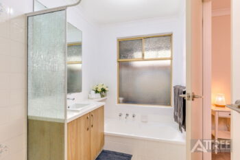 Listing image for 9 Camelot Court, Thornlie  WA  6108