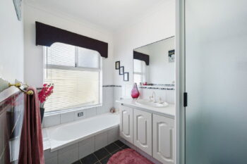 Listing image for 10 Luton Court, Canning Vale  WA  6155