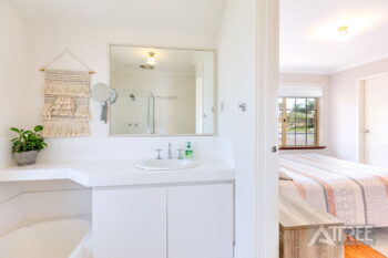 Listing image for 15B Embassy Court, Thornlie  WA  6108