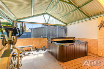 Listing image for 15 Wyton Place, Gosnells  WA  6110
