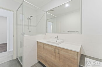 Listing image for 4B Greenlink Boulevard, Harrisdale  WA  6112