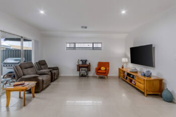 Listing image for 8 Langer Crescent, Champion Lakes  WA  6111