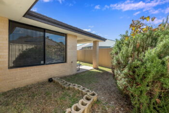 Listing image for 6 Garron Rest, Canning Vale  WA  6155