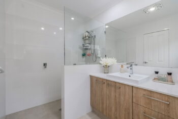 Listing image for 8 Langer Crescent, Champion Lakes  WA  6111