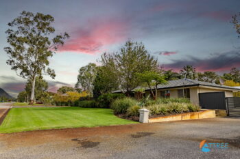 Listing image for 3 St Georges Avenue, Champion Lakes  WA  6111