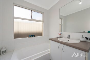 Listing image for 4 Balliol Court, Piara Waters  WA  6112