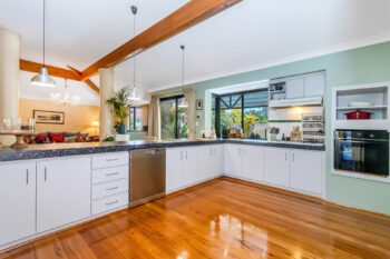 Listing image for 10 Pinewood Walk, Canning Vale  WA  6155