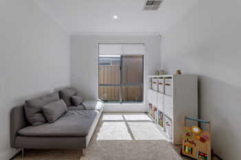 Listing image for 8 Hayford Road, Haynes  WA  6112