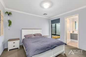 Listing image for 4 Silvergum Way, Piara Waters  WA  6112