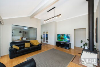 Listing image for 5 Morton Loop, Canning Vale  WA  6155