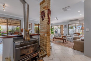 Listing image for 10 Mulga Place, Thornlie  WA  6108