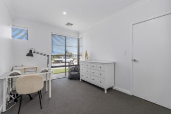 Listing image for 40 Middle Parkway, Canning Vale  WA  6155