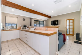 Listing image for 9 Iandra Loop, Carramar  WA  6031