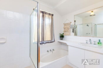 Listing image for 15B Embassy Court, Thornlie  WA  6108