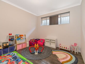 Listing image for 8 Boranup Rise, Piara Waters  WA  6112