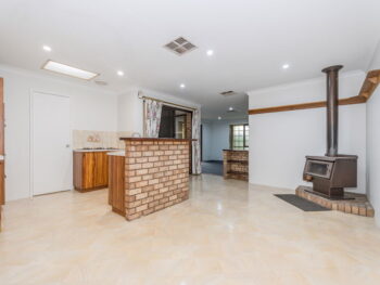 Listing image for 724 Warton Road, Treeby  WA  6164