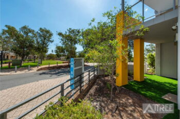 Listing image for 62 Dorney Esplanade, Champion Lakes  WA  6111