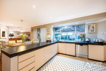 Listing image for 7 Aspera Close, Canning Vale  WA  6155