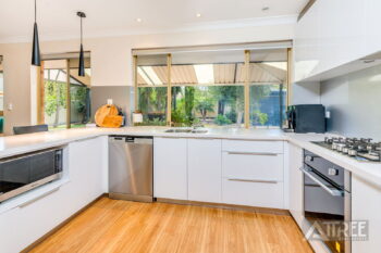 Listing image for 9 Camelot Court, Thornlie  WA  6108