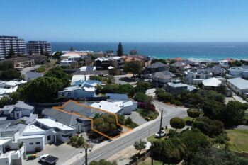 Listing image for 15 Ozone Parade, Trigg  WA  6029