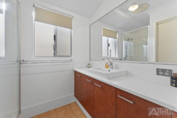 Listing image for 21 Windcrest Way, Meadow Springs  WA  6210